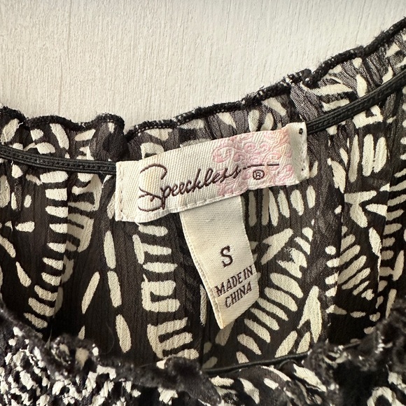 Cute top - Picture 3 of 3